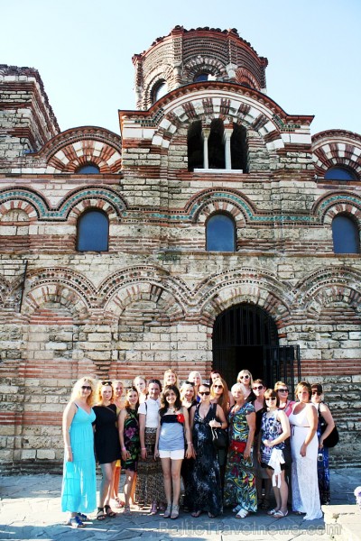 Nesebrā, saskaņā ar statistikas datiem, ir visvairāk baznīcu pasaulē, rēķinot uz iedzīvotāju skaitu.
Foto sponsors: www.novatours.lv Nesebrā, saskaņā ar statistikas datiem, ir visvairāk baznīcu pasaulē, rēķinot uz iedzīvotāju skaitu.
Foto sponsors: www.novatours.lv 103298