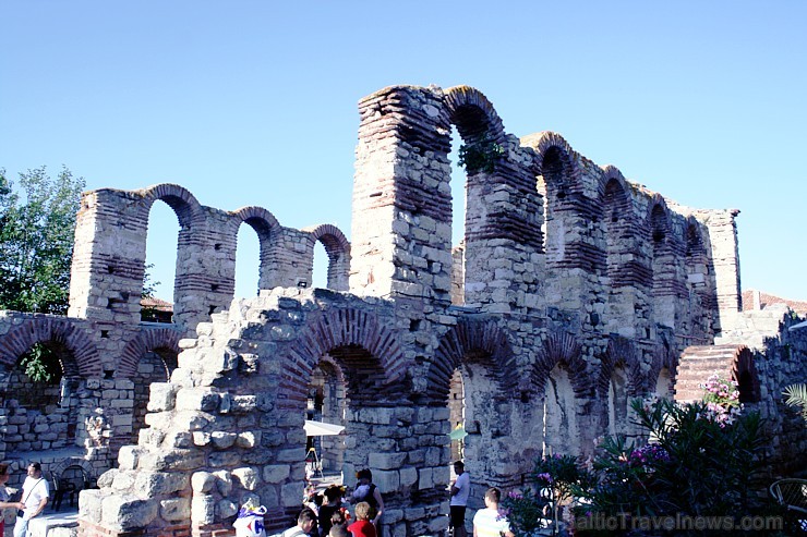 Nesebra ir pilsēta - muzejs, kas ir iekļauta UNESCO pasaules mantojuma sarakstā un ir viena no 8 Bulgārijas pērlēm. Foto sponsors: www.novatours.lv Nesebra ir pilsēta - muzejs, kas ir iekļauta UNESCO pasaules mantojuma sarakstā un ir viena no 8 Bulgārijas pērlēm. Foto sponsors: www.novatours.lv 103323