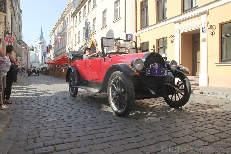 17.08.2013 Rīgas svētku ietvaros norisinājās gada lielākais seno spēkratu salidojums «Rīga Retro 2013». Foto sponsors: www.grandpalaceriga.com 17.08.2013 Rīgas svētku ietvaros norisinājās gada lielākais seno spēkratu salidojums «Rīga Retro 2013». Foto sponsors: www.grandpalaceriga.com 103432