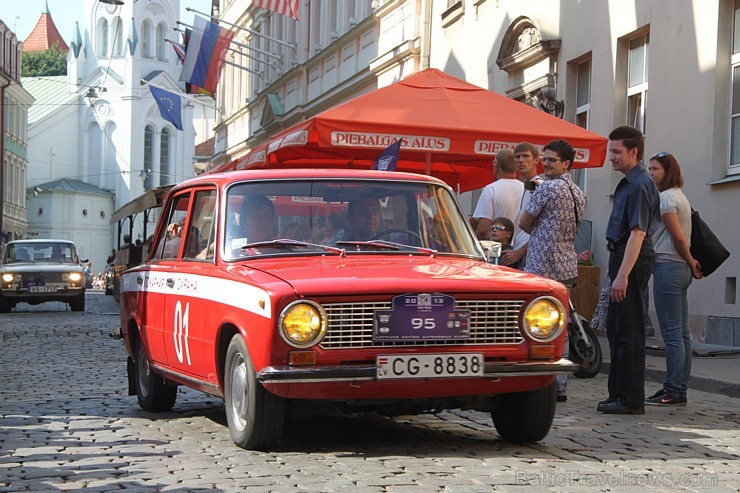 17.08.2013 Rīgas svētku ietvaros norisinājās gada lielākais seno spēkratu salidojums «Rīga Retro 2013». Foto sponsors: www.grandpalaceriga.com 17.08.2013 Rīgas svētku ietvaros norisinājās gada lielākais seno spēkratu salidojums «Rīga Retro 2013». Foto sponsors: www.grandpalaceriga.com 103528