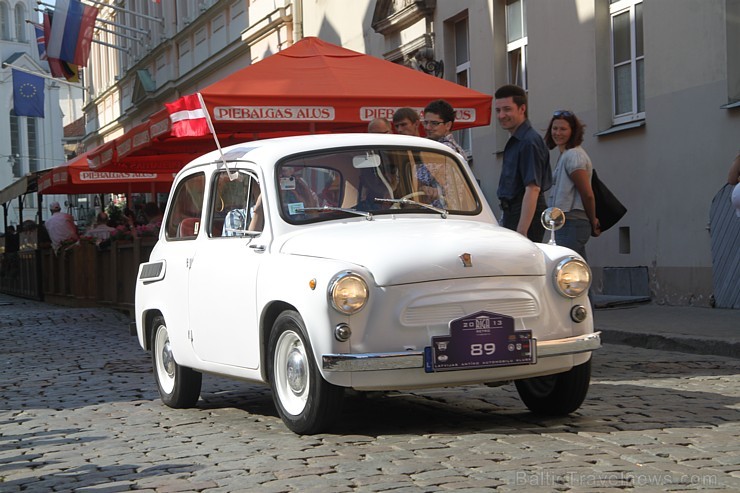 17.08.2013 Rīgas svētku ietvaros norisinājās gada lielākais seno spēkratu salidojums «Rīga Retro 2013». Foto sponsors: www.grandpalaceriga.com 17.08.2013 Rīgas svētku ietvaros norisinājās gada lielākais seno spēkratu salidojums «Rīga Retro 2013». Foto sponsors: www.grandpalaceriga.com 103529