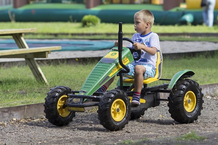 Pik Nik parks Rīgā piedāvā katram parka apmeklētājam atbilstošas atrakcijas - www.piknikparks.lv Pik Nik parks Rīgā piedāvā katram parka apmeklētājam atbilstošas atrakcijas - www.piknikparks.lv 104079