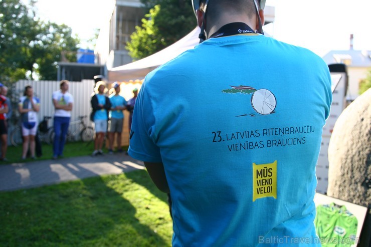 Gatavojoties 8. septembrī gaidāmajam 23. Latvijas riteņbraucēju Vienības velobraucienam, piektdien Rīgā notika lielajam velonotikumam veltīts slēpņoša Gatavojoties 8. septembrī gaidāmajam 23. Latvijas riteņbraucēju Vienības velobraucienam, piektdien Rīgā notika lielajam velonotikumam veltīts slēpņoša 104122