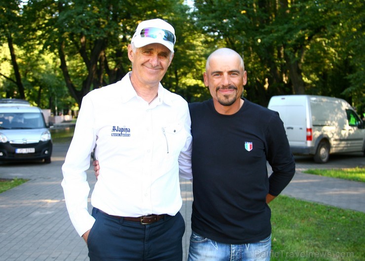Pasākuma kulminācijā organizators Igo Japiņš atklāja, ka Vienības velobraucienā piedalīsies virkne esošo un bijušo Tour de France dalībnieku, viņu vid Pasākuma kulminācijā organizators Igo Japiņš atklāja, ka Vienības velobraucienā piedalīsies virkne esošo un bijušo Tour de France dalībnieku, viņu vid 104123