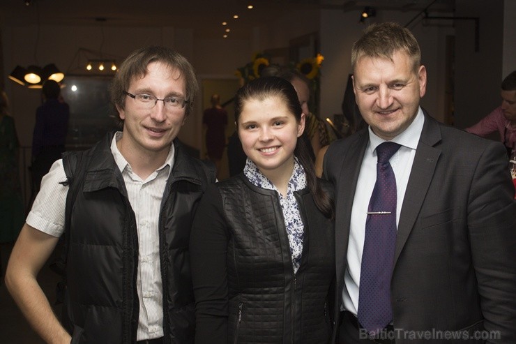 BalticTravelnews.com pārstāvji, no kreisās: fotogrāfs Ingus Evertovskis, redaktore Daiga Bazule, direktors Aivars Mackevičs BalticTravelnews.com pārstāvji, no kreisās: fotogrāfs Ingus Evertovskis, redaktore Daiga Bazule, direktors Aivars Mackevičs 104473