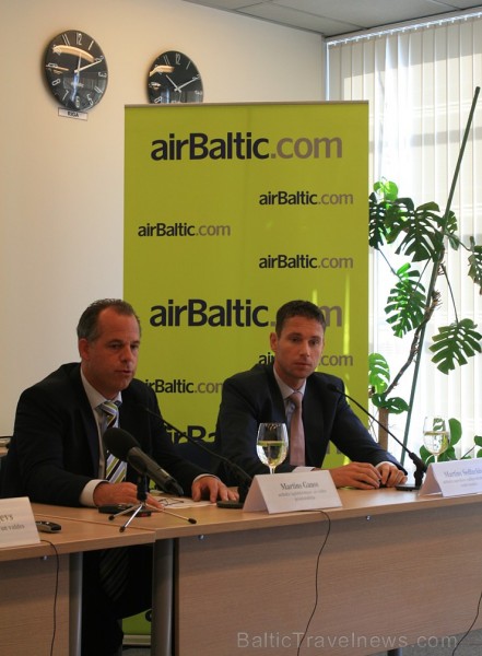 No kreisās: airBaltic izpilddirektors Martins Gauss, airBaltic operāciju vadības direktors Martins Sedlackis No kreisās: airBaltic izpilddirektors Martins Gauss, airBaltic operāciju vadības direktors Martins Sedlackis 104803