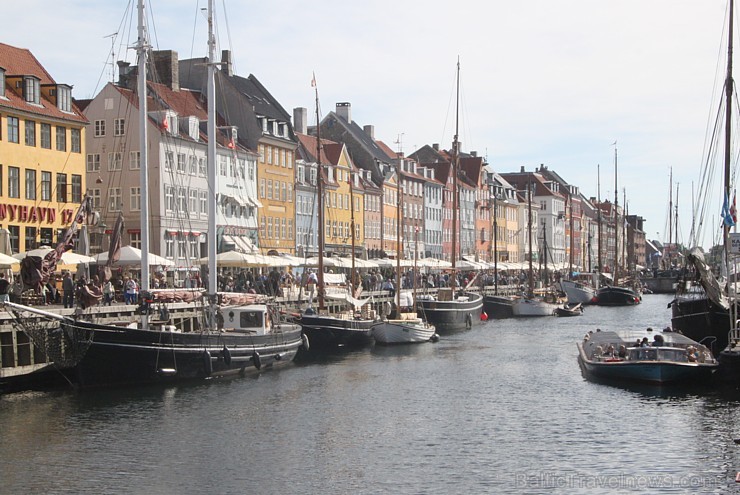 Viens no elegantākajiem Kopenhāgenas rajoniem ir Nihavna, kurā pulcējas mākslinieki, tūristi un fotogrāfi - www.visitcopenhagen.com Viens no elegantākajiem Kopenhāgenas rajoniem ir Nihavna, kurā pulcējas mākslinieki, tūristi un fotogrāfi - www.visitcopenhagen.com 105652