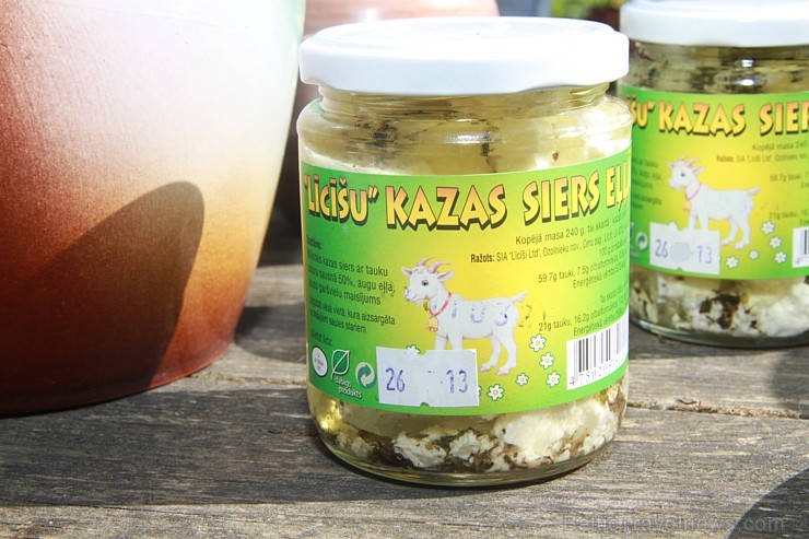 «Lauku ceļotājs» iepazīstina tūristus ar lauku saimniecības «Līcīši» (www.licisi.lv) mājdzīvniekiem un gardumiem «Lauku ceļotājs» iepazīstina tūristus ar lauku saimniecības «Līcīši» (www.licisi.lv) mājdzīvniekiem un gardumiem 105840