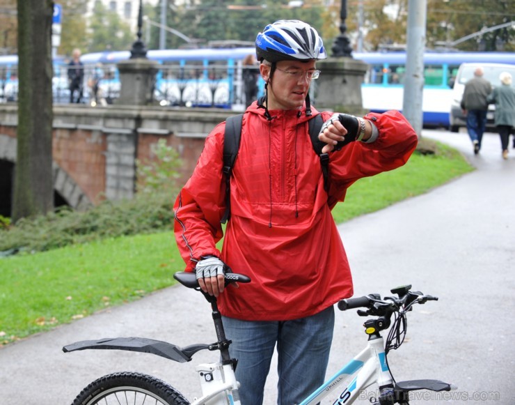 Trešajā distancē vislabāk klājās elektrovelosipēdu Blue Shock Bike izplatītāju pārstāvim Neilam Kalniņam, kurš no Tīraines – Ozolciema ielas un Vienīb Trešajā distancē vislabāk klājās elektrovelosipēdu Blue Shock Bike izplatītāju pārstāvim Neilam Kalniņam, kurš no Tīraines – Ozolciema ielas un Vienīb 105981