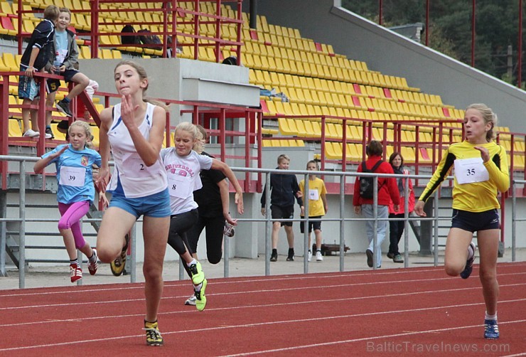 Ogres NSC atklātās sacensības vieglatlētikā «Iesildamies rudenim» D grupai, kurās 20.09.2013 ņēma dalību vairāku Latvijas novadu jaunie sportisti Ogres NSC atklātās sacensības vieglatlētikā «Iesildamies rudenim» D grupai, kurās 20.09.2013 ņēma dalību vairāku Latvijas novadu jaunie sportisti 106214