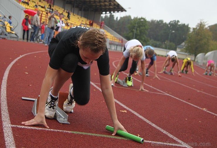 Ogres NSC atklātās sacensības vieglatlētikā «Iesildamies rudenim» D grupai, kurās 20.09.2013 ņēma dalību vairāku Latvijas novadu jaunie sportisti Ogres NSC atklātās sacensības vieglatlētikā «Iesildamies rudenim» D grupai, kurās 20.09.2013 ņēma dalību vairāku Latvijas novadu jaunie sportisti 106227