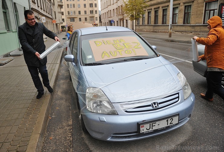 Dienas bez auto galvenās aktivitātes norisinājās Kaņepes kultūras centrā, kur tika atklāta Open bike pašapkalpošanās velo darbnīca, varēja izmēģināt e Dienas bez auto galvenās aktivitātes norisinājās Kaņepes kultūras centrā, kur tika atklāta Open bike pašapkalpošanās velo darbnīca, varēja izmēģināt e 106448