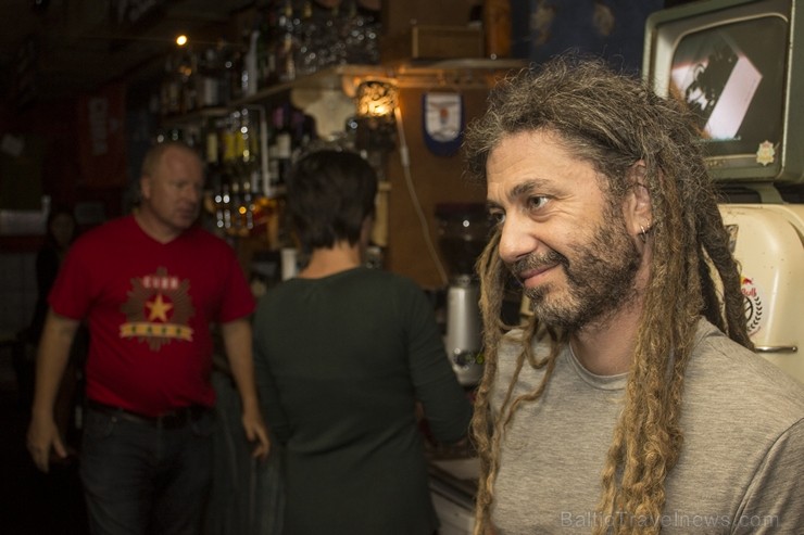 Cuba Cafe ir autentisks kokteiļbārs Vecrīgas sirdī ar vieglu, radošu gaisotni, eksotisku mūziku, izciliem kokteiļiem un draudzīgu personālu Cuba Cafe ir autentisks kokteiļbārs Vecrīgas sirdī ar vieglu, radošu gaisotni, eksotisku mūziku, izciliem kokteiļiem un draudzīgu personālu 106638