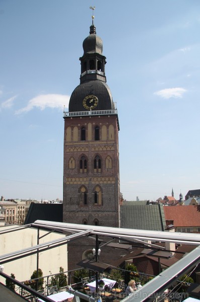 Vasaras jumta terase viesnīcā Gutenbergs dāvāja burvīgus Rīgas panorāmas skatus - www.gutenbergs.eu Vasaras jumta terase viesnīcā Gutenbergs dāvāja burvīgus Rīgas panorāmas skatus - www.gutenbergs.eu 106962