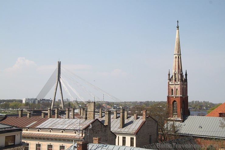Vasaras jumta terase viesnīcā Gutenbergs dāvāja burvīgus Rīgas panorāmas skatus - www.gutenbergs.eu Vasaras jumta terase viesnīcā Gutenbergs dāvāja burvīgus Rīgas panorāmas skatus - www.gutenbergs.eu 106967
