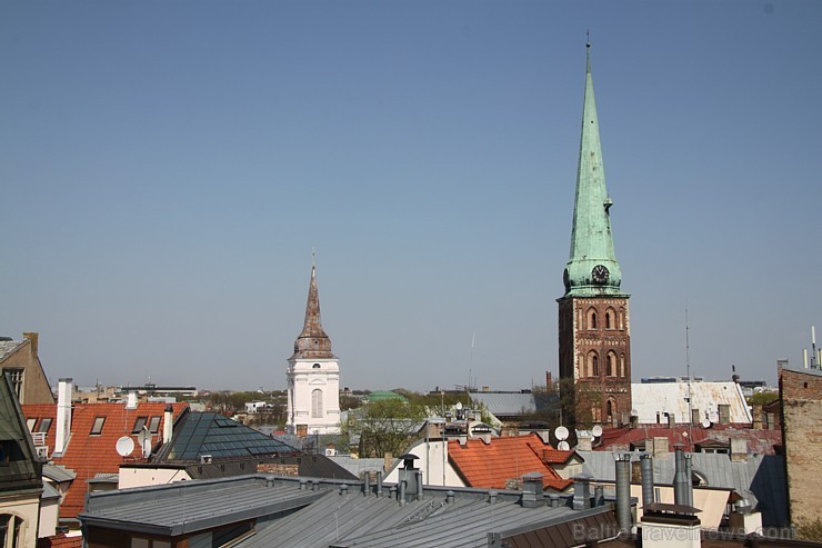 Vasaras jumta terase viesnīcā Gutenbergs dāvāja burvīgus Rīgas panorāmas skatus - www.gutenbergs.eu Vasaras jumta terase viesnīcā Gutenbergs dāvāja burvīgus Rīgas panorāmas skatus - www.gutenbergs.eu 106988