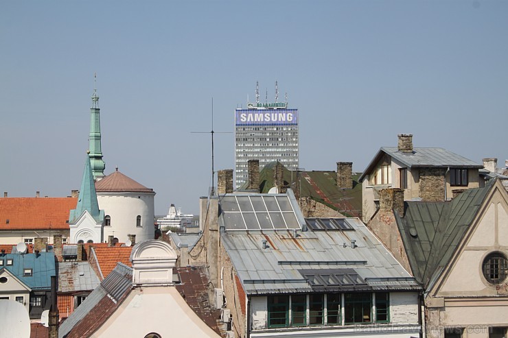 Vasaras jumta terase viesnīcā Gutenbergs dāvāja burvīgus Rīgas panorāmas skatus - www.gutenbergs.eu Vasaras jumta terase viesnīcā Gutenbergs dāvāja burvīgus Rīgas panorāmas skatus - www.gutenbergs.eu 106994