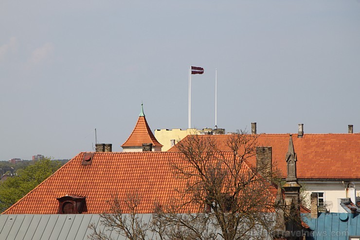 Vasaras jumta terase viesnīcā Gutenbergs dāvāja burvīgus Rīgas panorāmas skatus - www.gutenbergs.eu Vasaras jumta terase viesnīcā Gutenbergs dāvāja burvīgus Rīgas panorāmas skatus - www.gutenbergs.eu 106995