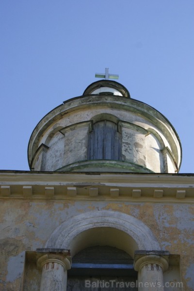 No 1766. - 1796. gadam te par mācītāju strādājis Vecais Stenders ( 1714. - 1796.). Pie baznīcas 1889. gadā atklāts piemiņas akmens Vecajam Stenderam. No 1766. - 1796. gadam te par mācītāju strādājis Vecais Stenders ( 1714. - 1796.). Pie baznīcas 1889. gadā atklāts piemiņas akmens Vecajam Stenderam. 107214