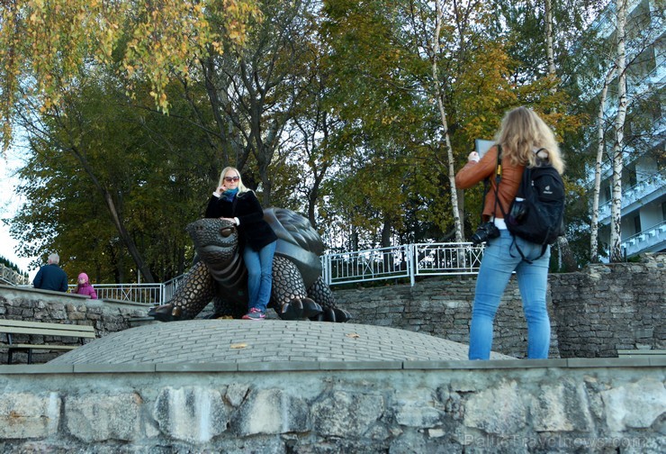 Jūrmalā sestdien, 05.10.2013, ar plašu kultūras pasākumu programmu Majoru stāvlaukumā un Horna dārzā – koncertiem uz divām skatuvēm un bagātīgu rudens Jūrmalā sestdien, 05.10.2013, ar plašu kultūras pasākumu programmu Majoru stāvlaukumā un Horna dārzā – koncertiem uz divām skatuvēm un bagātīgu rudens 107251
