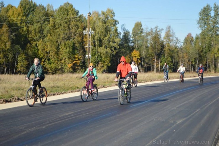 05.10.2013 vairāki velobraucēji piedalījās Gulbenes novada atklājumu tūrē ar velo, kuras laikā tika izmēģināts rekonstruētā ceļa Gulbene-Rēzekne jauna 05.10.2013 vairāki velobraucēji piedalījās Gulbenes novada atklājumu tūrē ar velo, kuras laikā tika izmēģināts rekonstruētā ceļa Gulbene-Rēzekne jauna 107352