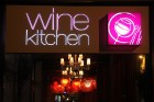 Vecrīgas jaunajā restorānā «Wine Kitchen» degustē «Champagne Moutard»