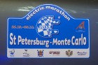 Rātslaukumā ieradušies elektromobiļu rallija Sanktpēterburga – Montekarlo dalībnieki