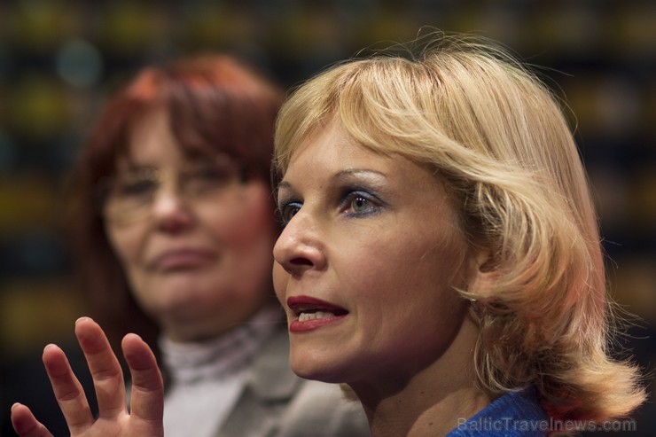 Ukrainas un nu jau var teikt arī Igaunijas cirka māksliniece Oksana Vigorņicka nodemonstrēs cik apķērīgi ir degunlācīši un mazi pūdelīši Ukrainas un nu jau var teikt arī Igaunijas cirka māksliniece Oksana Vigorņicka nodemonstrēs cik apķērīgi ir degunlācīši un mazi pūdelīši 109434