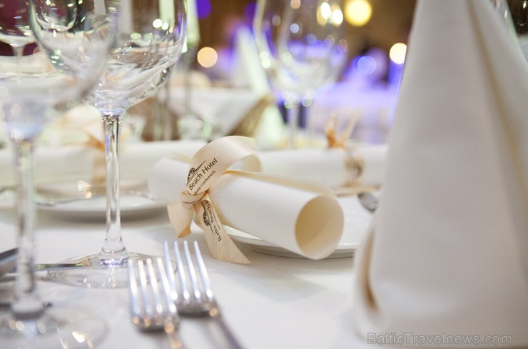 Baltic Beach Hotel Jūrmalā aicina piedalīties Brīnumainajās Ziemassvētku vakariņās 18. un 20. decembrī. Attēlā ieskats 16. novembra vakariņās. Vairāk Baltic Beach Hotel Jūrmalā aicina piedalīties Brīnumainajās Ziemassvētku vakariņās 18. un 20. decembrī. Attēlā ieskats 16. novembra vakariņās. Vairāk 109865