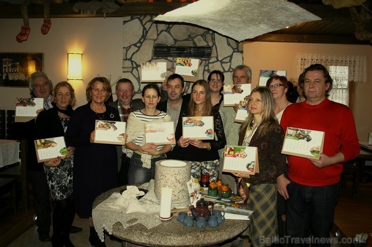 23.11.2013 Igates pils Dzirnavu krodziņā notika kalendāra atvēršanas svētki, kurā piedalījās liela daļa uzņēmēju, kalendāra tapšanā iesaistītie un sad 23.11.2013 Igates pils Dzirnavu krodziņā notika kalendāra atvēršanas svētki, kurā piedalījās liela daļa uzņēmēju, kalendāra tapšanā iesaistītie un sad 110139