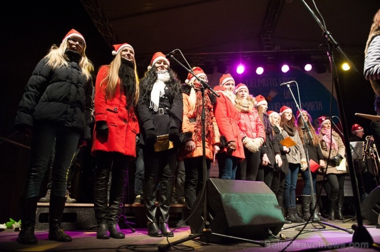 Ar lielās Ziemassvētku egles iemirdzēšanos Liepājā sācies Ziemas festivāls, kas sevī kā lielā rūķa maisā saslēpis daudzus jo daudzus pasākumus, jautru Ar lielās Ziemassvētku egles iemirdzēšanos Liepājā sācies Ziemas festivāls, kas sevī kā lielā rūķa maisā saslēpis daudzus jo daudzus pasākumus, jautru 110396