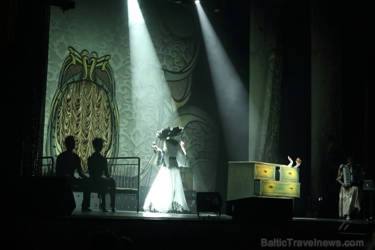 2013. gada decembrī populārā koncertiestudējuma Cabaret izrādes notiks koncertzālē Palladium. Foto: www.fotoatelje.lv 2013. gada decembrī populārā koncertiestudējuma Cabaret izrādes notiks koncertzālē Palladium. Foto: www.fotoatelje.lv 110749