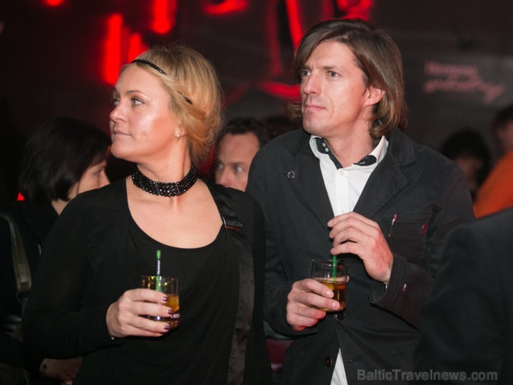 Klubā Coyote fly izskanējis ekskluzīvais koncertšovs Hennessy Artistry, kurā sev neierastā ampluā uzstājās dziedātāja Ieva Sutugova, mūsdienu deju un Klubā Coyote fly izskanējis ekskluzīvais koncertšovs Hennessy Artistry, kurā sev neierastā ampluā uzstājās dziedātāja Ieva Sutugova, mūsdienu deju un 111191