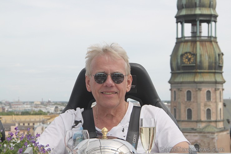 Mārtiņš Rītiņš, Dinner in the Sky 111641