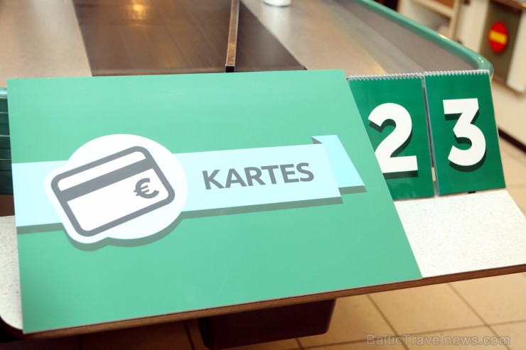 Norēķini ar bezskaidru naudu latu un eiro vienlaicīgās apgrozības periodā notiks divas reizes ātrāk - 12 minūšu laikā, maksājot skaidrā naudā, var nor Norēķini ar bezskaidru naudu latu un eiro vienlaicīgās apgrozības periodā notiks divas reizes ātrāk - 12 minūšu laikā, maksājot skaidrā naudā, var nor 111917
