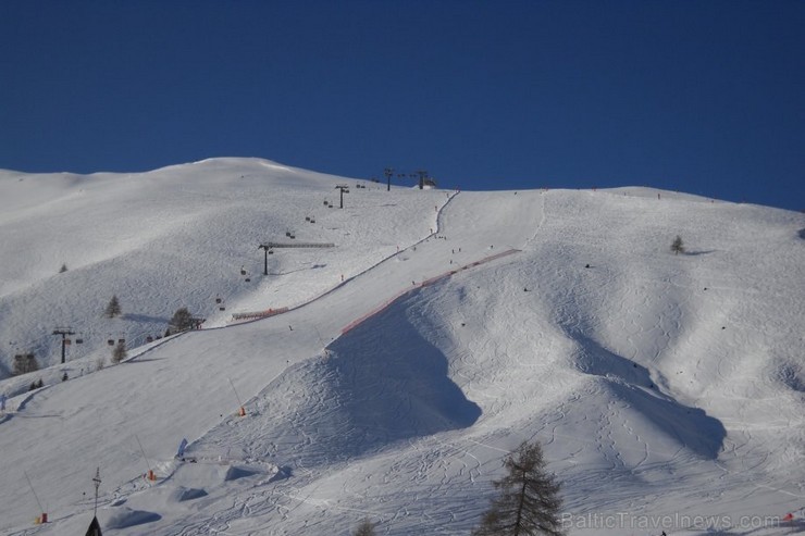 Val di Fassa kūrorts ietver vairākus mazus kūrortciematiņus - Kampitello, Kanaceja, Macina, Moena, Poca, Vigo un Soraga. Val di Fassa kūrorts ietver vairākus mazus kūrortciematiņus - Kampitello, Kanaceja, Macina, Moena, Poca, Vigo un Soraga. 113136