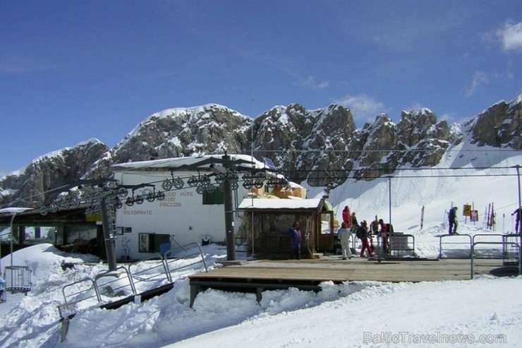 Val di Fassa kūrorts ietver vairākus mazus kūrortciematiņus - Kampitello, Kanaceja, Macina, Moena, Poca, Vigo un Soraga. Val di Fassa kūrorts ietver vairākus mazus kūrortciematiņus - Kampitello, Kanaceja, Macina, Moena, Poca, Vigo un Soraga. 113140