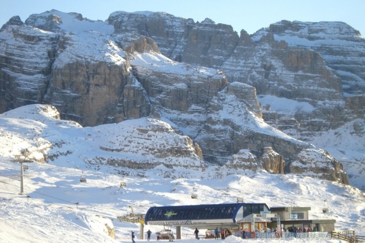 Madonna di Campiglio kūrorts atrodas Itālijas Ziemeļos starp Brenta Dolomītu Alpiem un Adamello-Presanella Glacieriem. Madonna di Campiglio kūrorts atrodas Itālijas Ziemeļos starp Brenta Dolomītu Alpiem un Adamello-Presanella Glacieriem. 113158