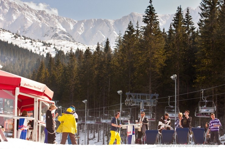 Jasna atrodas netālu no Popradas, Zemo Tatru centrā. Kūrorta augstākā virsotne ir Chopok kalns (2024m). Jasna atrodas netālu no Popradas, Zemo Tatru centrā. Kūrorta augstākā virsotne ir Chopok kalns (2024m). 113176