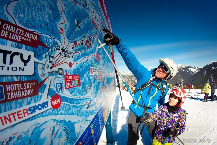 Jasna atrodas netālu no Popradas, Zemo Tatru centrā. Kūrorta augstākā virsotne ir Chopok kalns (2024m). Jasna atrodas netālu no Popradas, Zemo Tatru centrā. Kūrorta augstākā virsotne ir Chopok kalns (2024m). 113179