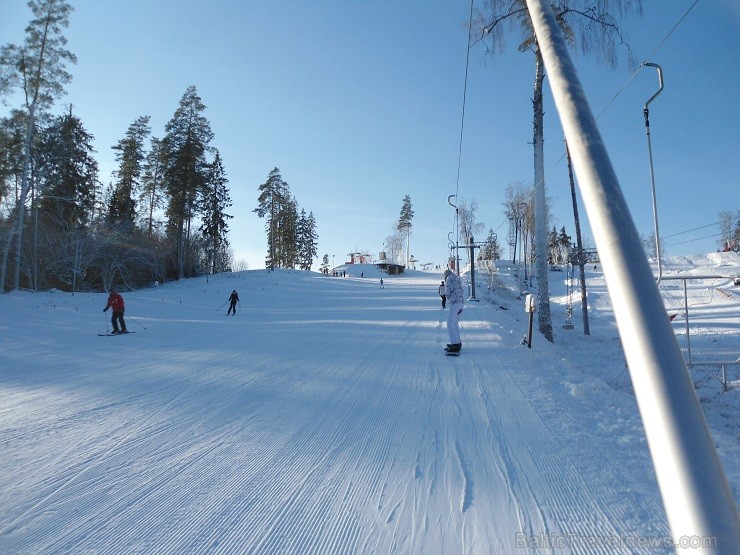 26.01.2014 Riekstukalna apmeklētājus sals nebiedēja. Par spīti lielajam aukstumam ziemas priekus baudīja gan mazi, gan lieli 26.01.2014 Riekstukalna apmeklētājus sals nebiedēja. Par spīti lielajam aukstumam ziemas priekus baudīja gan mazi, gan lieli 113318