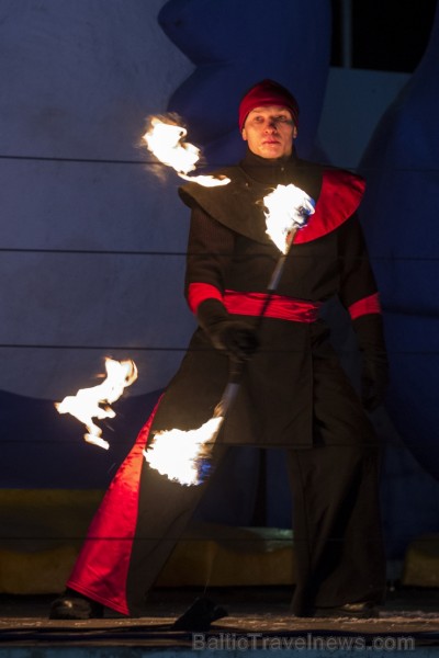Vislielāko apmeklētāju uzmanību piesaistīja uguns šova meistars Dmitrijs Pudovs no projekta Fire Spirit Vislielāko apmeklētāju uzmanību piesaistīja uguns šova meistars Dmitrijs Pudovs no projekta Fire Spirit 113679