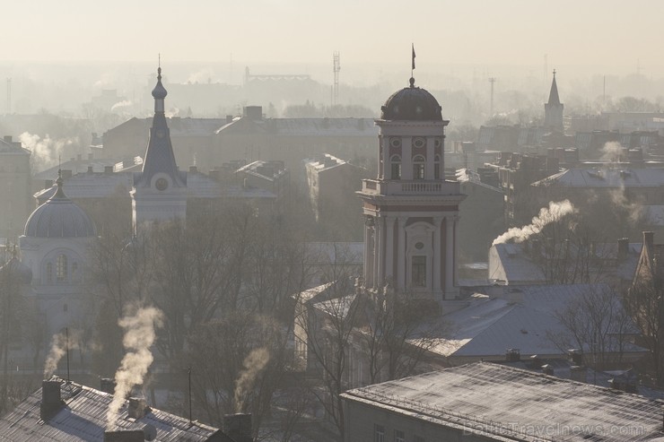 Visiespaidīgākais Jelgavas apskates objekts, bez kura Jelgavas apmeklējums nebūtu pilnīgs, ir Jelgavas Sv. Trīsvienības baznīcas tornis Visiespaidīgākais Jelgavas apskates objekts, bez kura Jelgavas apmeklējums nebūtu pilnīgs, ir Jelgavas Sv. Trīsvienības baznīcas tornis 113865