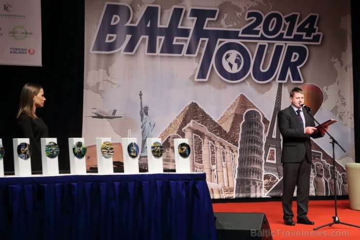«GADA CILVĒKS TŪRISMĀ 2013» balvas dibinātājs un BalticTravelnews.com direktors Aivars Mackevičs. Foto: Juris Ķilkuts, Fotoatelje.lv «GADA CILVĒKS TŪRISMĀ 2013» balvas dibinātājs un BalticTravelnews.com direktors Aivars Mackevičs. Foto: Juris Ķilkuts, Fotoatelje.lv 114309