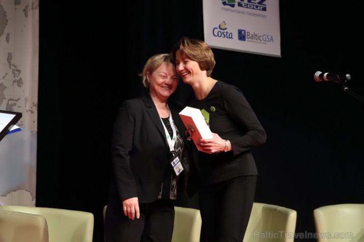 «GADA CILVĒKS TŪRISMĀ 2013» nominācijas «Par ievērojamu ieguldījumu tūrisma attīstībā» laureāte ir Asnāte Ziemele (Lauku ceļotājs). Foto: J. Ķilkuts, «GADA CILVĒKS TŪRISMĀ 2013» nominācijas «Par ievērojamu ieguldījumu tūrisma attīstībā» laureāte ir Asnāte Ziemele (Lauku ceļotājs). Foto: J. Ķilkuts, 114342