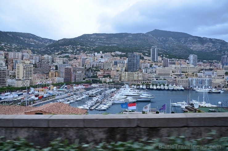 Monako iedalās 4 daļās: Monaco-Ville (vecpilsēta), La Condamine (zona ap ostu), Monte Carlo (galvenā dzīvojamā un atpūtas zona) un Fontveille - nesen Monako iedalās 4 daļās: Monaco-Ville (vecpilsēta), La Condamine (zona ap ostu), Monte Carlo (galvenā dzīvojamā un atpūtas zona) un Fontveille - nesen 114777
