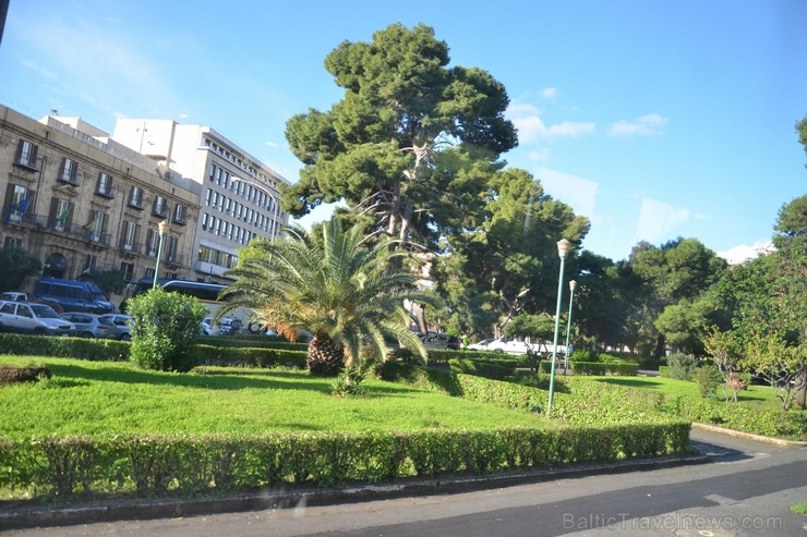 Palermo ir valdījuši feniķieši, romieši, bizantieši un arābi. Musulmaņu varas gados Palermo kļuva par plaukstošu pilsētu. Palermo atradušās 300 mošeja Palermo ir valdījuši feniķieši, romieši, bizantieši un arābi. Musulmaņu varas gados Palermo kļuva par plaukstošu pilsētu. Palermo atradušās 300 mošeja 115186