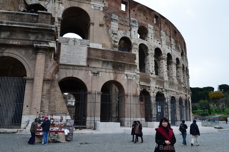 Mūžīgās pilsētas mūžīgais simbols - Kolizejs. Kamēr pastāvēs Kolizejs, pastāvēs Roma, kamēr pastāvēs Roma, pastāvēs pasaule. Mūžīgās pilsētas mūžīgais simbols - Kolizejs. Kamēr pastāvēs Kolizejs, pastāvēs Roma, kamēr pastāvēs Roma, pastāvēs pasaule. 115229