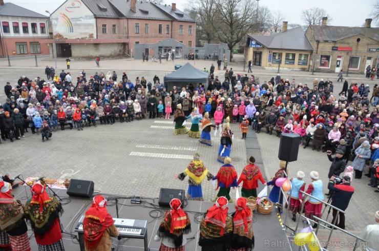 Jēkabpilī 1.martā Vecpilsētas laukumā notikusi Ziemas pavadīšana un Pavasara sagaidīšana jeb Masļeņicas svinēšana, ko ik gadu organizē Jēkabpils kriev Jēkabpilī 1.martā Vecpilsētas laukumā notikusi Ziemas pavadīšana un Pavasara sagaidīšana jeb Masļeņicas svinēšana, ko ik gadu organizē Jēkabpils kriev 115630
