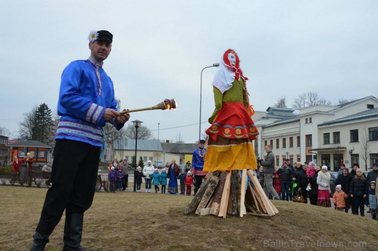 Jēkabpilī 1.martā Vecpilsētas laukumā notikusi Ziemas pavadīšana un Pavasara sagaidīšana jeb Masļeņicas svinēšana, ko ik gadu organizē Jēkabpils kriev Jēkabpilī 1.martā Vecpilsētas laukumā notikusi Ziemas pavadīšana un Pavasara sagaidīšana jeb Masļeņicas svinēšana, ko ik gadu organizē Jēkabpils kriev 115635